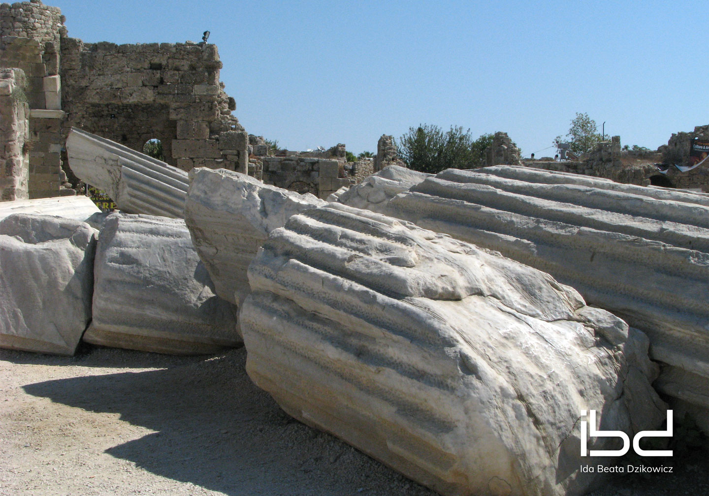 Temple of Apollo, Side